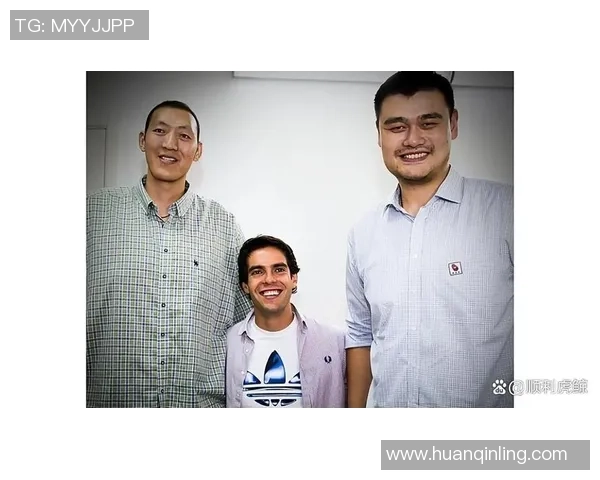 姚明的腿上承载的不仅是身高的优势还有无数奋斗与坚持的故事