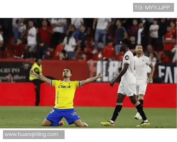 意甲焦点战AC米兰与尤文图斯握手言和乌龙球引发争议判罚引热议 意甲焦点战AC米兰与尤文图斯握手言和乌龙球引发争议判罚引热议