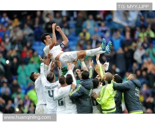 中超精彩对决皇马与那不勒斯战成平局逆转瞬间引发全场欢呼